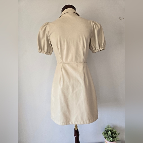 HOUSE OF HARLOW 1960  cream faux leather collared mini dress. Size XS - Picture 5 of 12
